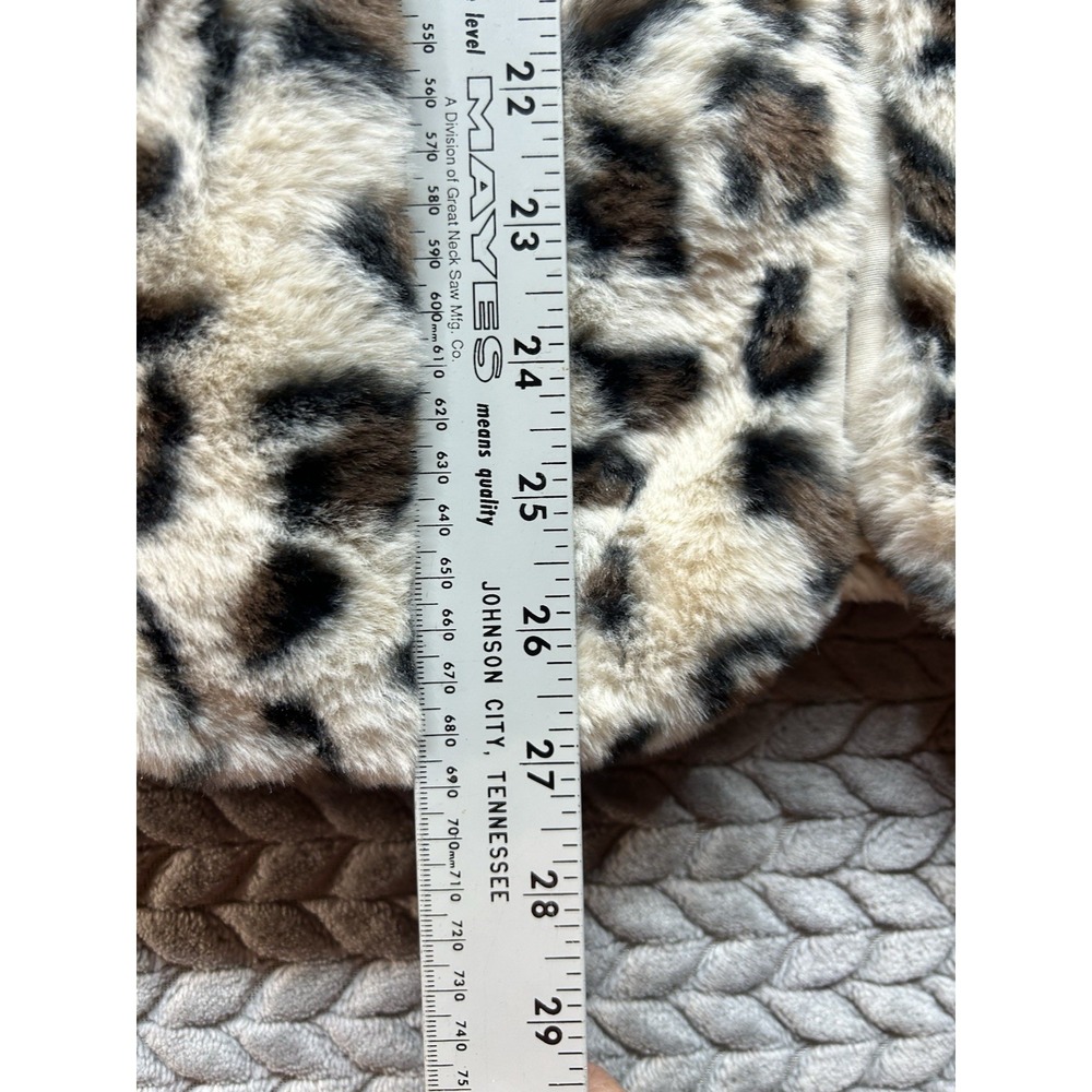 C&C Reversible Leopard Faux Fur Sherpa Vest Women Small NWT Open Front - Picture 8 of 8